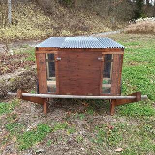 移動式鶏小屋　チキントラクター