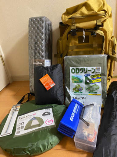 お取引者決定＊テント設営基本セット＊大型リュック、タープ設営セット、ワンタッチテント、寝袋用マット、ブランケットにもなるクッション、レジャー座布団
