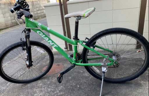 【取引決定】引取限定　GIANT 変速付きマウンテンバイク　自転車グリーン