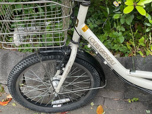 LOUIS GARNEAUの小径電動アシスト自転車です。