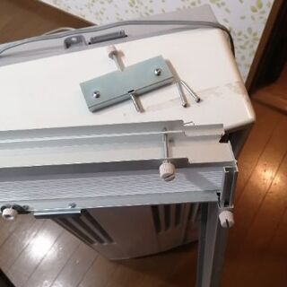 窓      エアコン