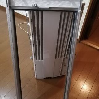 窓      エアコン