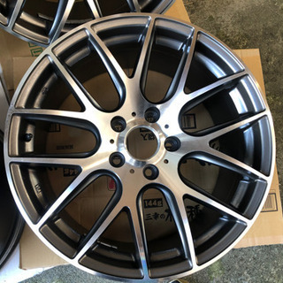 １８×８.５J＋３５/５H/１２０　ハブ径約７２.6mm