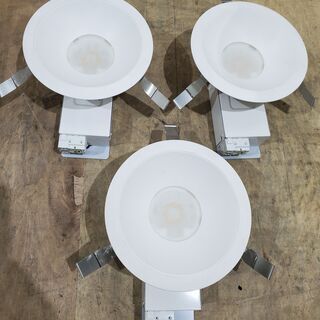 3 IWASAKI LED照明器具 照明 ライト 3個