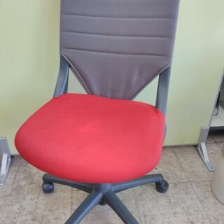 オフィスチェア PLUS 椅子