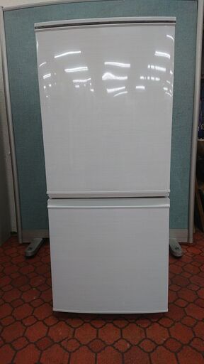 品質一番の ID 967795 シャープ 137L 2017年製 SJ-D14C-W 冷蔵庫 - p4m