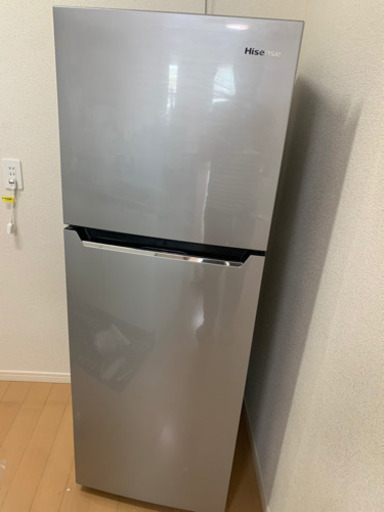 美品☆ハイセンス２ドア冷凍冷蔵庫（227L） HR-B2301