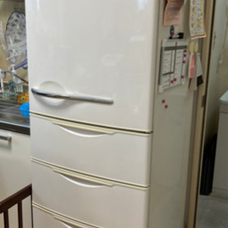 冷蔵庫　AQUA （355L）白　2012年製