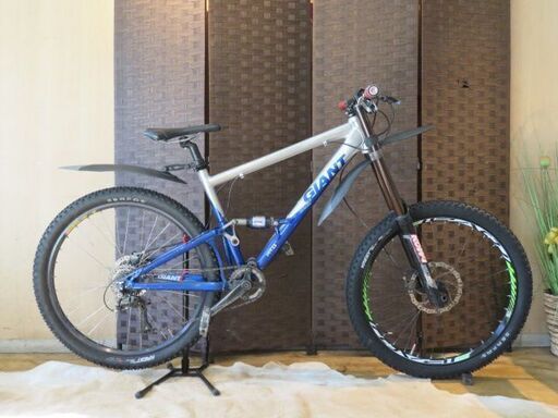 ■GIANT ANTHEM 2 ジャイアント アンセム2 2007年 8速 26インチ シルバー アルミフレーム フルサス MTB マウンテンバイク 自転車 札幌発