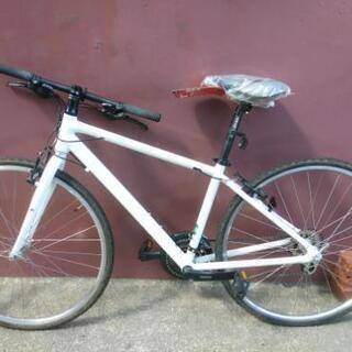 お話し中！札幌市内配達無料！防犯登録料込み。中古クロスバイクホワイト×レッド！ お話し中！札幌市内配達無料！防犯登録料込み。中古クロスバイクホワイト×