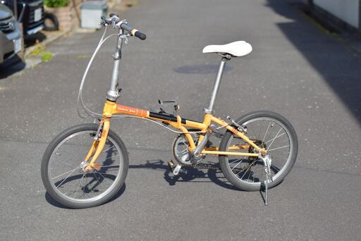 のDAHON Boardwalk（オレンジ色）