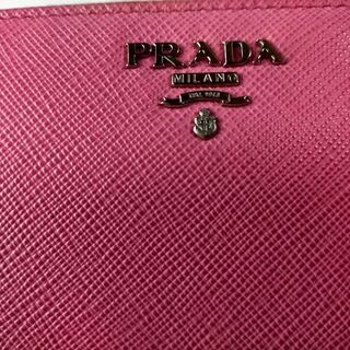 プラダ　　PRADA　財布