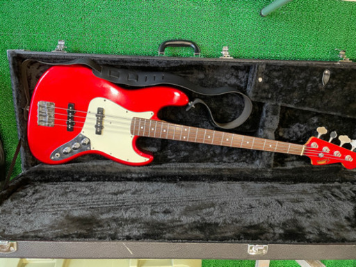 中古moonエレキベースと新古hartkeアンプのセット