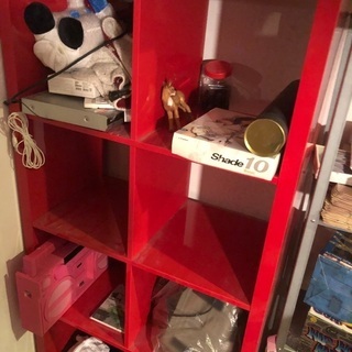 IKEA 赤い棚