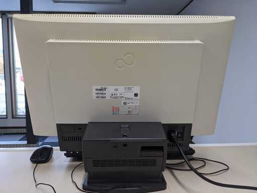 【値下げしました】FUJITSU　中古デスクトップ一体型PC