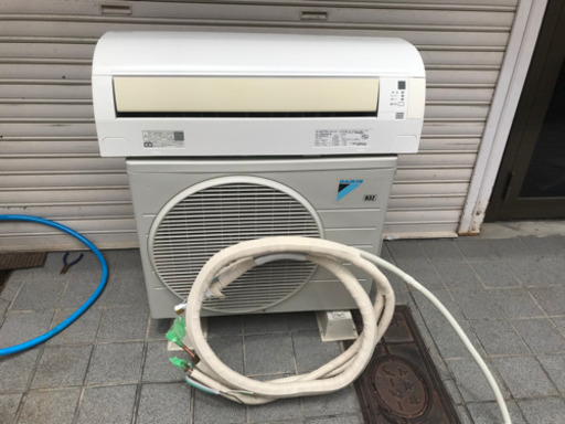 ダイキン6畳から8畳　リモコンあり大阪市内配達無料⭕️保証付き