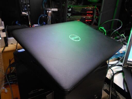 Dellノートパソコン i5 6GB グラフィックAMD R7M260