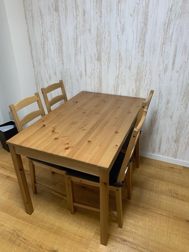 [美品]ダイニングテーブル5点セット＋椅子のマット付き 定価¥23,000 値下げ交渉可