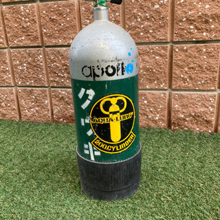 酸素ボンベ