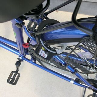 新品の自転車　色；ブルー