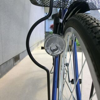 新品の自転車　色；ブルー