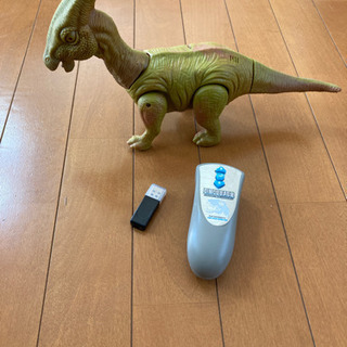 恐竜のラジコン　動くおもちゃ
