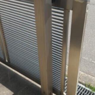 アルミ製スライド式の門です。 | escambau.org