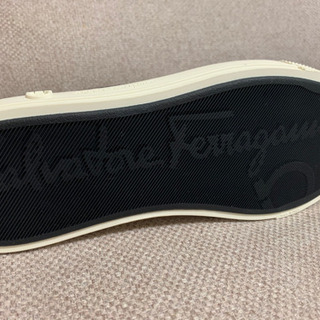 新品未使用【Ferragamo】レディース　スニーカー