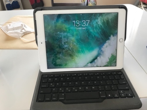 最終値下げ iPad Air2 128GB wi-fi+Cellular(docomo) とAnker