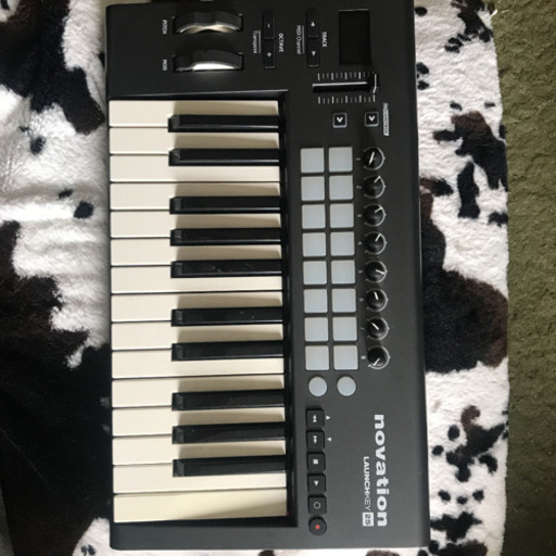 novation launchkey25  midiキーボード