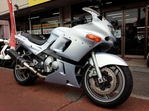NO.3796　ＺＺＲ４００　Ｎ型　デルケヴィック２本出しカーボンマフラー付き　シルバーメタリック　☆彡