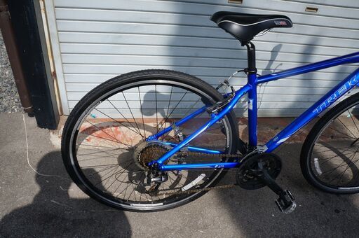 TREK（トレック）クロスバイク（700×32C）7.4FX・アルミ製☆こんなお
