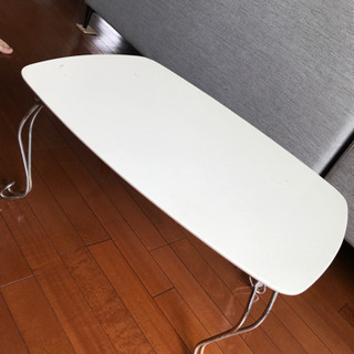 白い折り畳みテーブル(傷汚れあり)