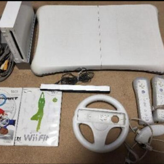 Wii本体 + WiiFit + ソフト + コントローラーx2
