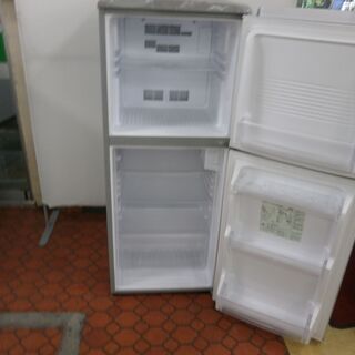 ID   968437  2ドア  アクア　137L　２０１3年　AQR-141B(SB)