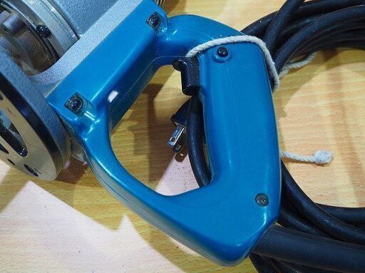 苫小牧バナナ】makita/マキタ 12mm 電動ルーター シャフトロック付き