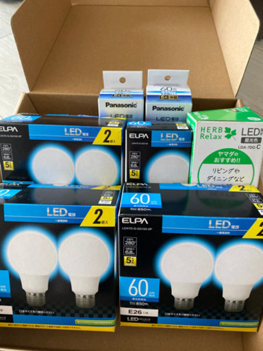 Panasonic LED電球色 8個＋E17口金昼光色2個（おまけ）