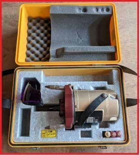 お値下げしました、大工道具「レーザー水平垂直器」60000を55000円