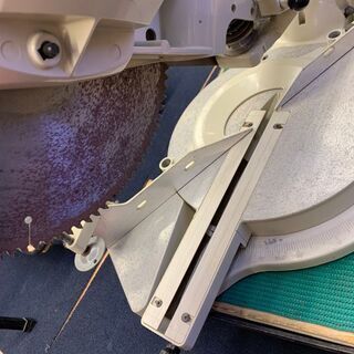 モノマニア四日市】【引き取り限定】マキタ 12型スライド丸ノコ LS1211