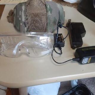 さらに値下げしました～激安～😃完動品～マルイ電動ハンドガングロック18C本体､箱説明書､100連マガジンx4、30連マガジンx4散弾マガジン､マガジンジョイント、バッテリー、充電器、エアガンケース､ゴーグル､BBローター155､フェイスガード、などのセット