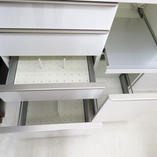 北海道/千歳市 パモウナ スーペリア VIシリーズ 食器棚 大型 ホワイト 幅約100㎝×奥行約50㎝×高約203.5㎝ 近郊配送/店頭でのお受渡し大歓迎!