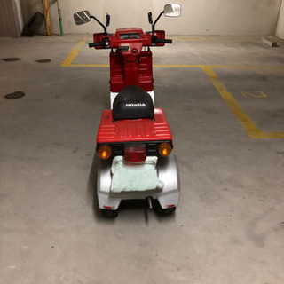 バッテリー交換必要です。キック一発始動します。