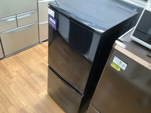 6ヶ月保証付！2015年製SHARP 2ドア冷蔵庫 売ります！