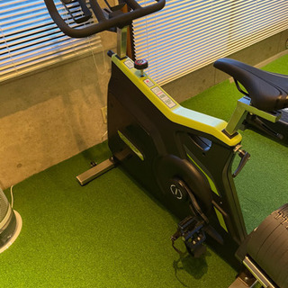 定価20万円(東京)evolgear スピニングバイク 業務用