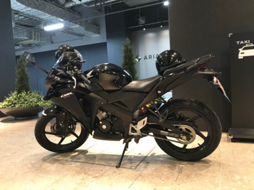 希少車 CBR125R ほぼ新車　低走行2970キロ 自賠責5年付