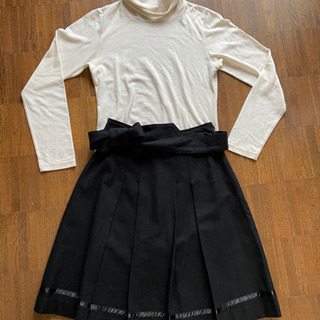 【無料】カールパークレーンのスカートと白いタートルのセット