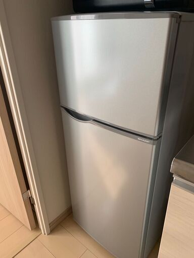 【2017年製】冷蔵庫シャープ製118L　【中古品】⑦