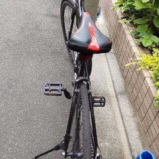 【取引中】クロスバイク　シマノ21段変速　エアロチューブ　アルミフレーム　タイヤ700×28C　適応身長160cm以上
