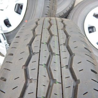 ハイエース 新車外し タイヤ、ホイール カバー付き 4本セット