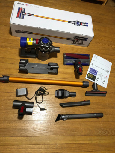 美品！Dyson コードレスクリーナー V8 Fluffy Extra SV10 FF EX